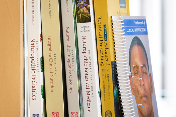 Various textbooks published by ҹɬƵ Press